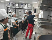 食堂厨具设备厂家告诉你食堂草莓视频懂你更多设备的采购标准是怎样的